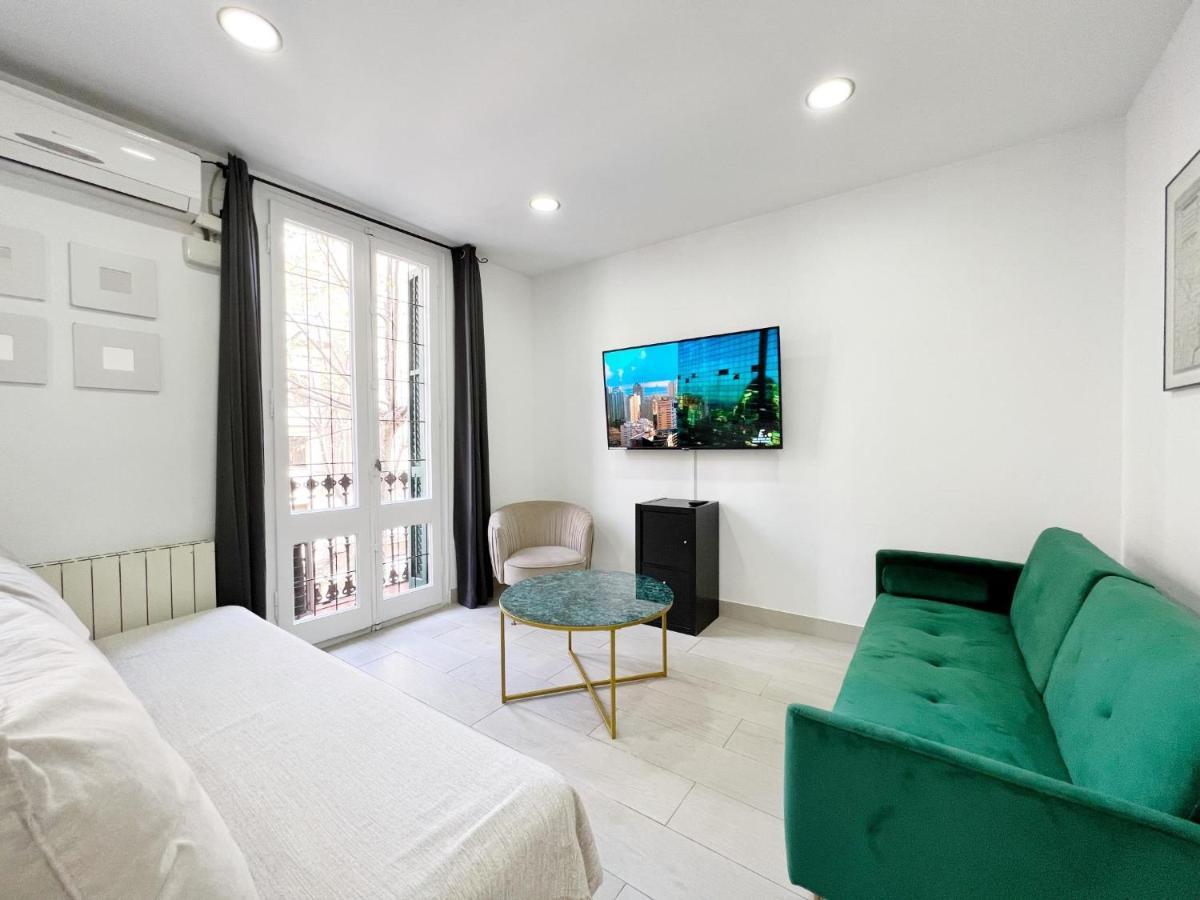 Sagrada Familia Gaudi Apartment *
